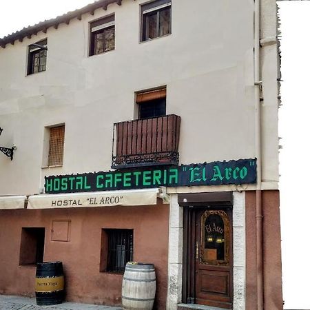 Hostal El Arco Almazán Kültér fotó
