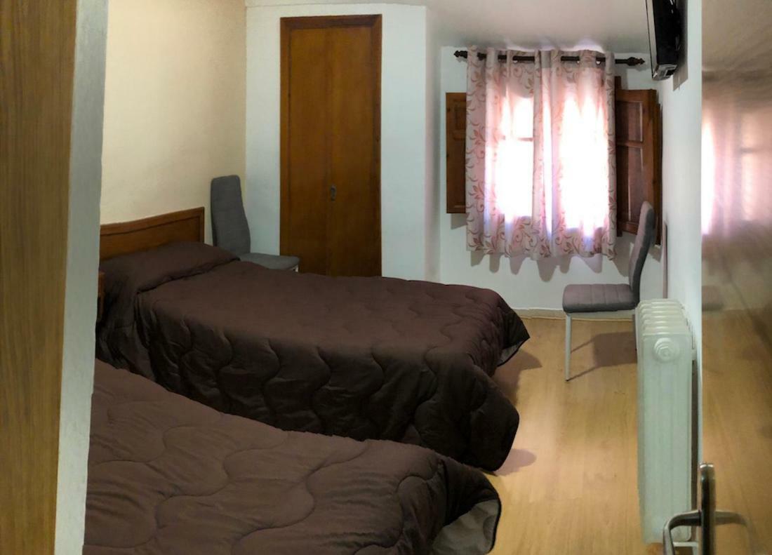 Hostal El Arco Almazán Kültér fotó