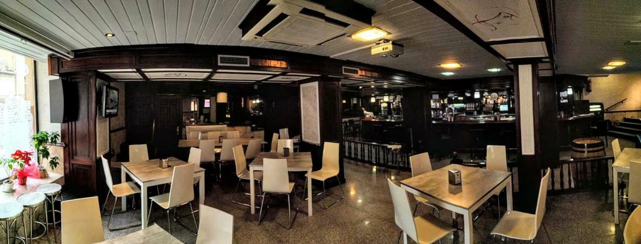 Hostal El Arco Almazán Kültér fotó